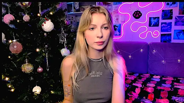 Snapshot of Maria_Hunt chatting on December 24, 2024, 2:54 am Maria Hunt online show from December 24, 2024, 2:54 am