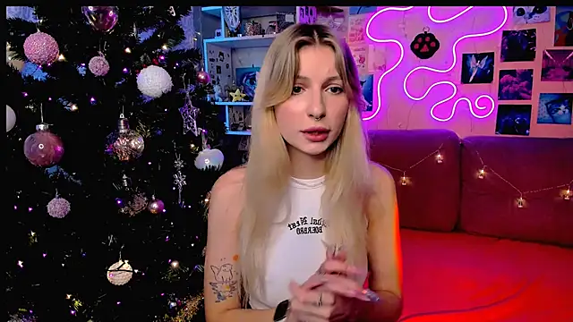 Snapshot of Maria_Hunt chatting on December 31, 2024, 3:23 am Maria Hunt online show from December 31, 2024, 3:23 am
