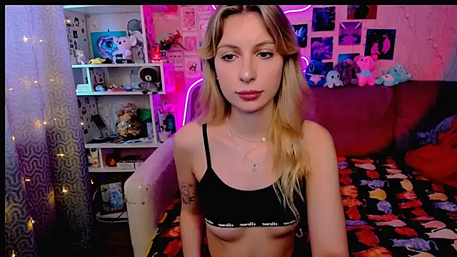 Snapshot of Maria_Hunt chatting on January 18, 2025, 6:56 am Maria Hunt online show from January 18, 2025, 6:56 am
