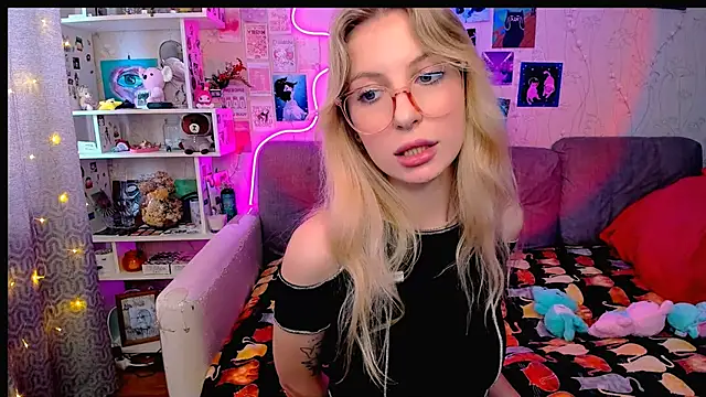 Snapshot of Maria_Hunt chatting on January 25, 2025, 7:06 am Maria Hunt online show from January 25, 2025, 7:06 am