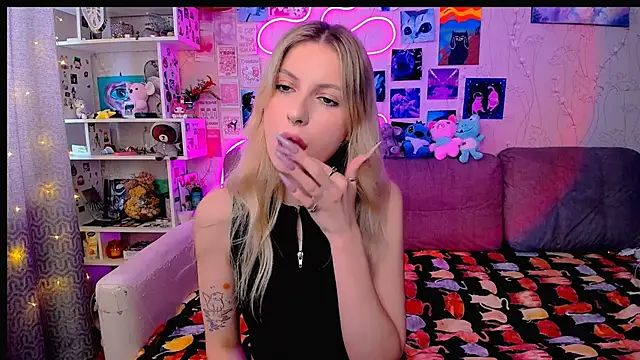 Snapshot of Maria_Hunt chatting on February 1, 2025, 3:52 am Maria Hunt online show from February 1, 2025, 3:52 am