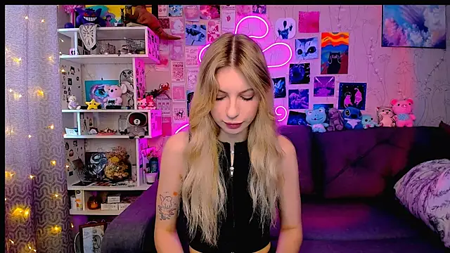 Snapshot of Maria_Hunt chatting on February 8, 2025, 3:30 am Maria Hunt online show from February 8, 2025, 3:30 am