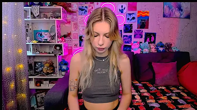 Snapshot of Maria_Hunt chatting on February 13, 2025, 3:50 am Maria Hunt online show from February 13, 2025, 3:50 am