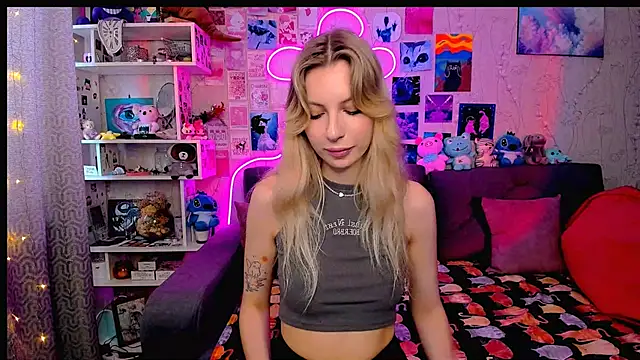 Snapshot of Maria_Hunt chatting on February 13, 2025, 6:52 am Maria Hunt online show from February 13, 2025, 6:52 am