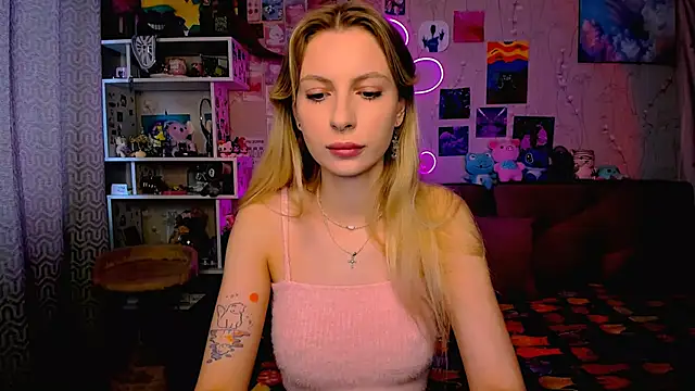 Snapshot of Maria_Hunt chatting on March 22, 2025, 2:27 am Maria Hunt online show from March 22, 2025, 2:27 am