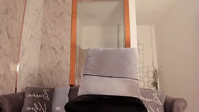 Snapshot of Vero_Lodge chatting on January 25, 2025, 1:41 pm Vero Lodge online show from January 25, 2025, 1:41 pm