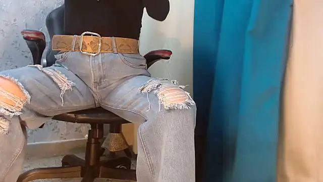 Samantabrown  online show from November 19, 2025, 11:10 am