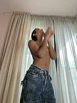 alejo cute online show from March 17, 2026, 10:40 am