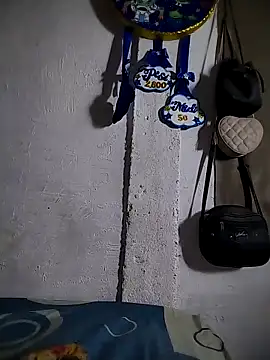 The-quee22 online show from November 17, 2025, 6:14 pm