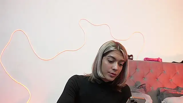 tay ler3 online show from December 2, 2024, 7:25 am