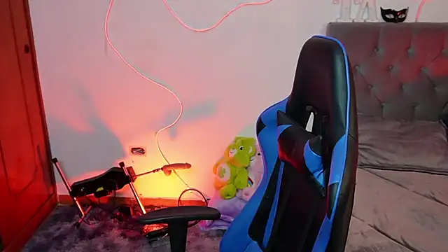 tay ler3 online show from December 5, 2024, 4:53 am