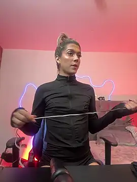 tay ler3 online show from December 6, 2024, 12:27 pm