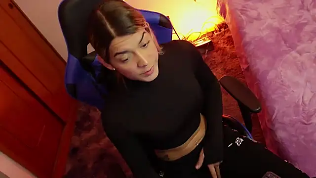 tay ler3 online show from February 7, 2025, 6:03 am