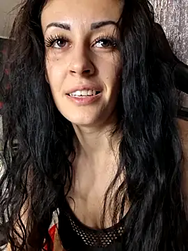 loryyy sexyyy online show from December 2, 2025, 10:16 pm