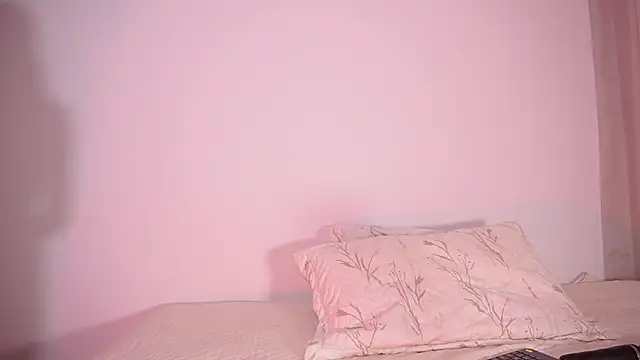 petitevictoria online show from October 31, 2025, 8:59 am