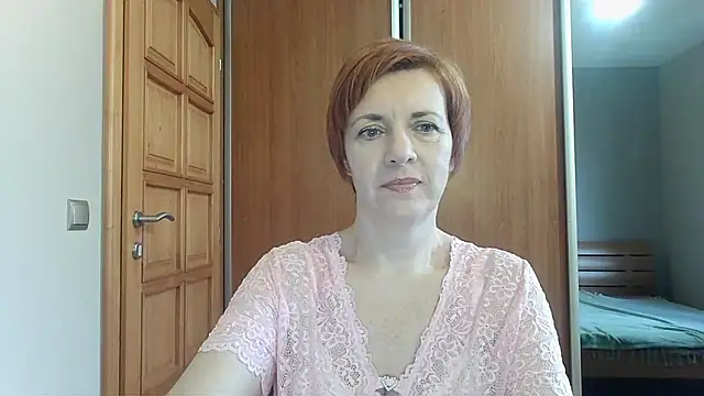 LoraLoraMay online show from February 7, 2026, 1:26 pm