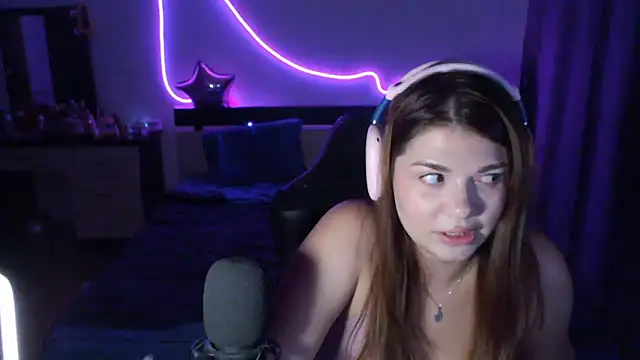 helengilmor online show from September 29, 2025, 3:39 pm