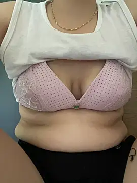 Milk Mom99 online show from June 5, 2026, 6:42 am