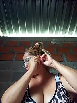 Snapshot of natally_ross21 chatting on October 2, 2025, 2:02 pm natally ross21 online show from October 2, 2025, 2:02 pm