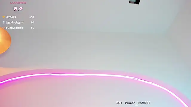 katiepeach  online show from December 23, 2024, 6:05 pm