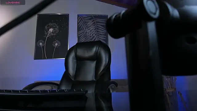 SamanthaKlein  online show from January 29, 2025, 4:15 am