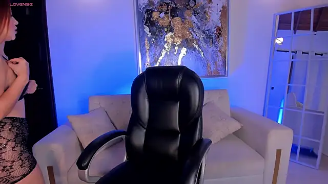 SamanthaKlein  online show from February 8, 2025, 4:14 am