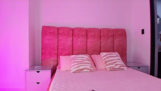 kendal rossi online show from November 18, 2025, 12:09 pm