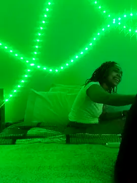 Snapshot of Twisted_Redd chatting on December 29, 2024, 4:38 am Twisted Redd online show from December 29, 2024, 4:38 am