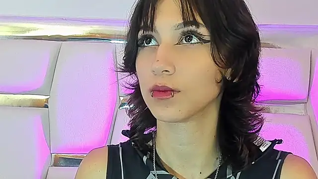Snapshot of Naomi-Haruno chatting on February 11, 2025, 11:10 am Naomi-Haruno online show from February 11, 2025, 11:10 am