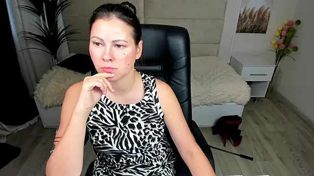 Snapshot of Dana__dom chatting on January 21, 2025, 6:11 am Dana dom online show from January 21, 2025, 6:11 am