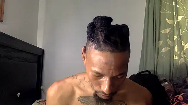 KingDerRico online show from November 24, 2025, 4:51 pm