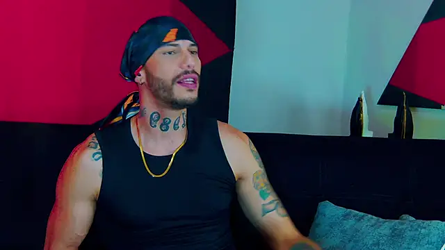 Snapshot of RickG_Oficial chatting on December 9, 2024, 7:39 pm RickG Oficial online show from December 9, 2024, 7:39 pm