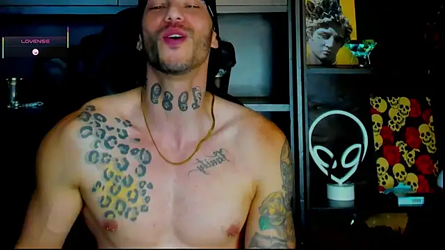 Snapshot of RickG_Oficial chatting on September 11, 2025, 11:05 pm RickG Oficial online show from September 11, 2025, 11:05 pm