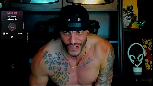 Snapshot of RickG_Oficial chatting on September 19, 2025, 10:43 pm RickG Oficial online show from September 19, 2025, 10:43 pm