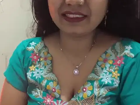 Snapshot of Gulaboo_bhabi chatting on January 20, 2025, 11:21 pm Gulaboo bhabi online show from January 20, 2025, 11:21 pm