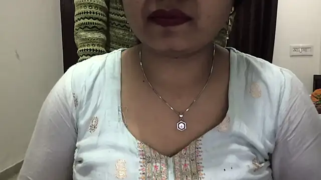 Snapshot of Gulaboo_bhabi chatting on January 31, 2025, 12:18 pm Gulaboo bhabi online show from January 31, 2025, 12:18 pm