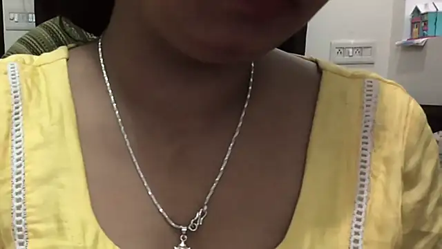 Snapshot of Gulaboo_bhabi chatting on February 9, 2025, 1:11 am Gulaboo bhabi online show from February 9, 2025, 1:11 am
