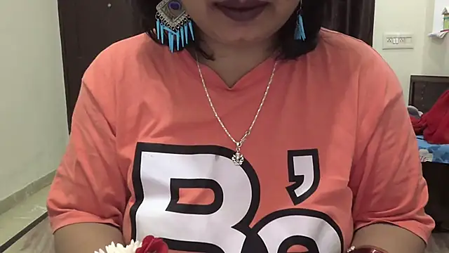 Snapshot of Gulaboo_bhabi chatting on March 6, 2025, 10:36 pm Gulaboo bhabi online show from March 6, 2025, 10:36 pm