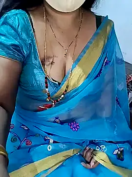 Snapshot of Rani_Darling_99 chatting on January 15, 2025, 6:19 pm Rani Darling 99 online show from January 15, 2025, 6:19 pm
