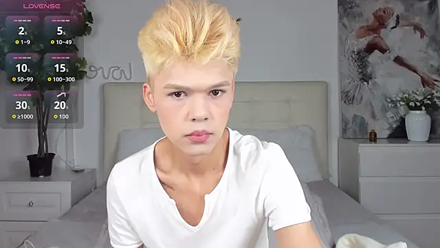 Felix Rey online show from November 22, 2025, 8:52 pm