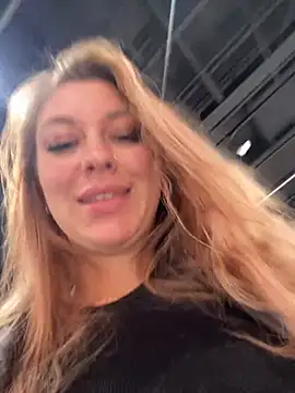 Snapshot of Sweet___Emily chatting on January 14, 2025, 4:18 pm Sweet Emily online show from January 14, 2025, 4:18 pm