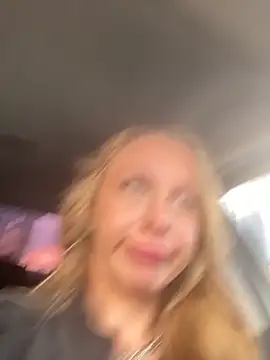 Snapshot of Sweet___Emily chatting on October 7, 2025, 1:08 pm Sweet Emily online show from October 7, 2025, 1:08 pm