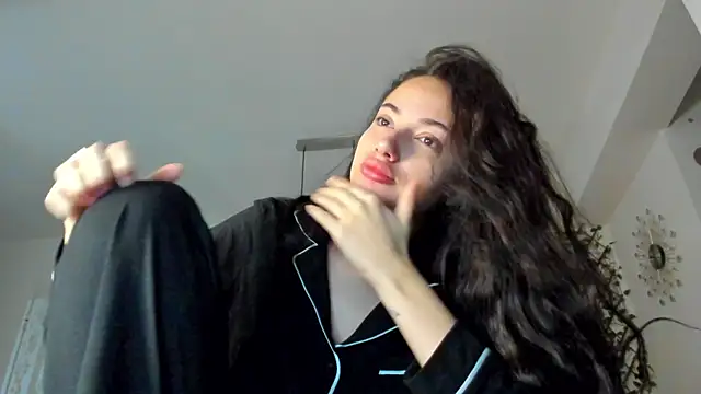 Snapshot of IreneVON chatting on December 6, 2024, 4:47 am IreneVON online show from December 6, 2024, 4:47 am