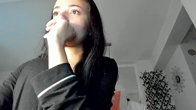 Snapshot of IreneVON chatting on December 14, 2024, 4:23 am IreneVON online show from December 14, 2024, 4:23 am