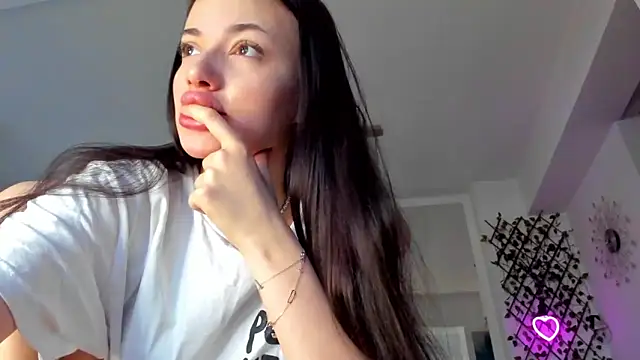 Snapshot of IreneVON chatting on February 20, 2025, 6:06 am IreneVON online show from February 20, 2025, 6:06 am