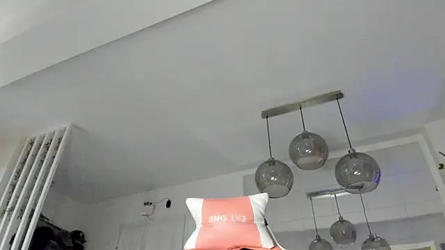 IreneVON online show from October 17, 2025, 3:53 am