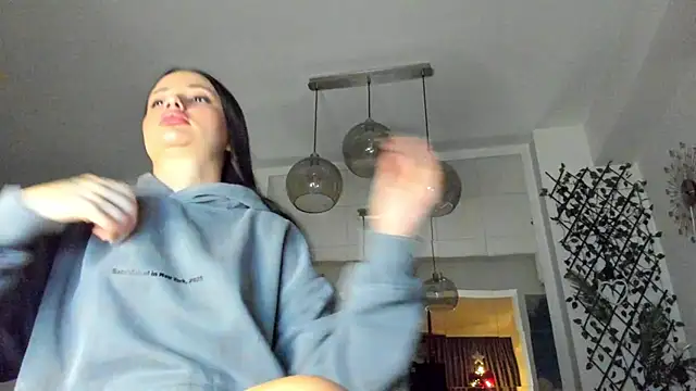 IreneVON online show from November 25, 2025, 4:45 am