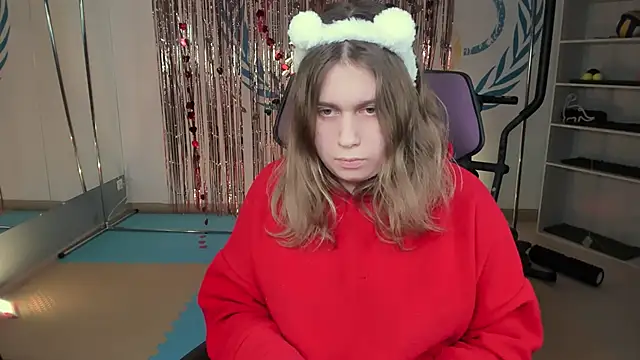 FioraMarmoris online show from February 21, 2025, 4:05 pm