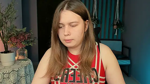 FioraMarmoris online show from September 30, 2025, 1:27 pm