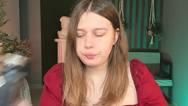 FioraMarmoris online show from October 6, 2025, 6:33 am